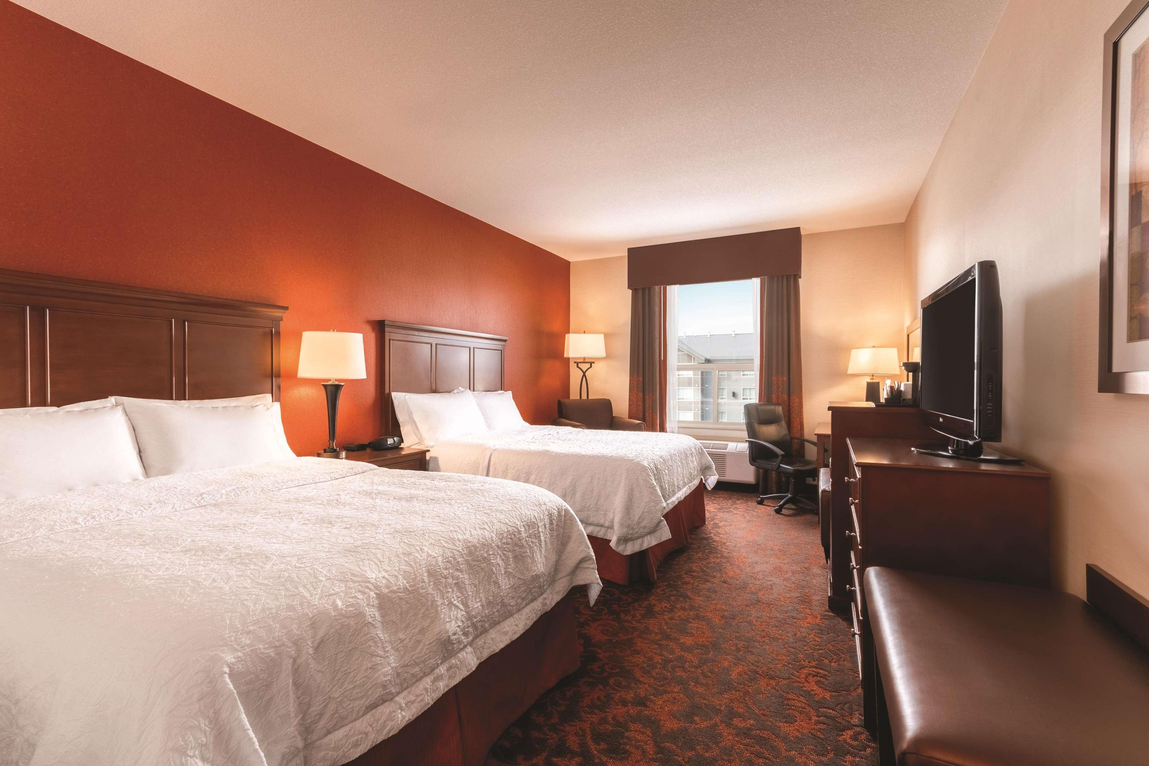 Hampton Inn By Hilton Edmonton South Экстерьер фото