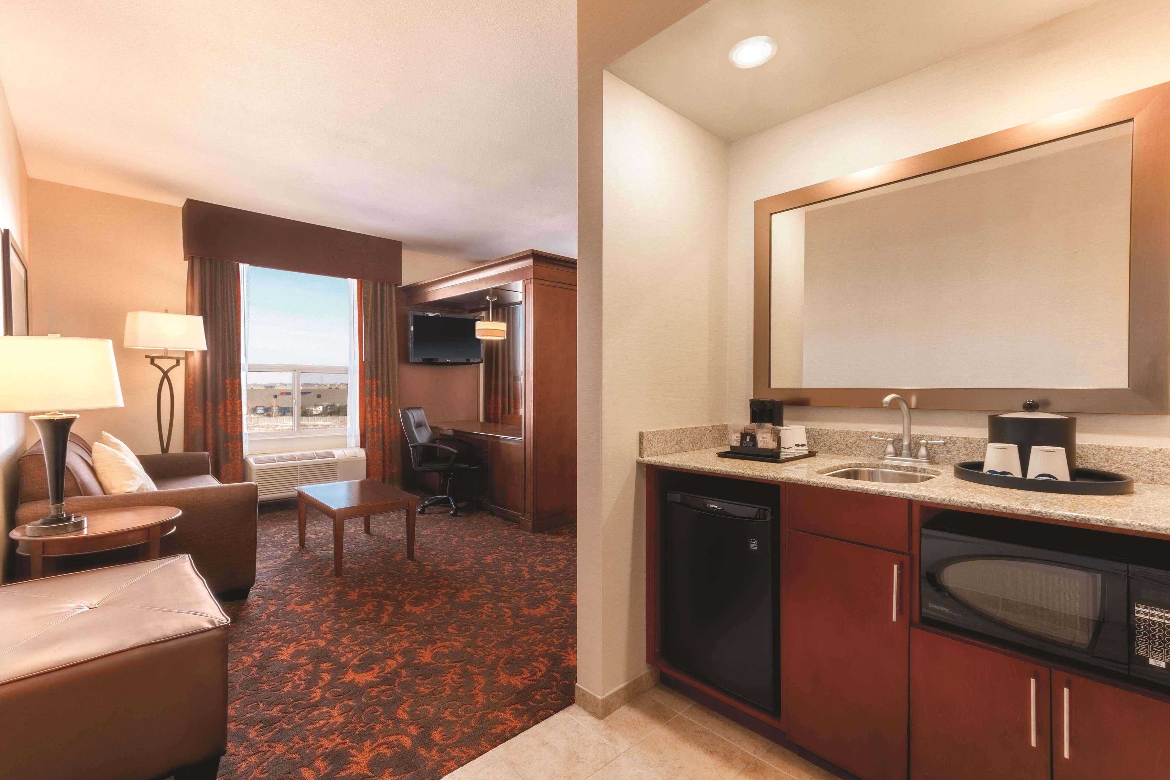 Hampton Inn By Hilton Edmonton South Экстерьер фото