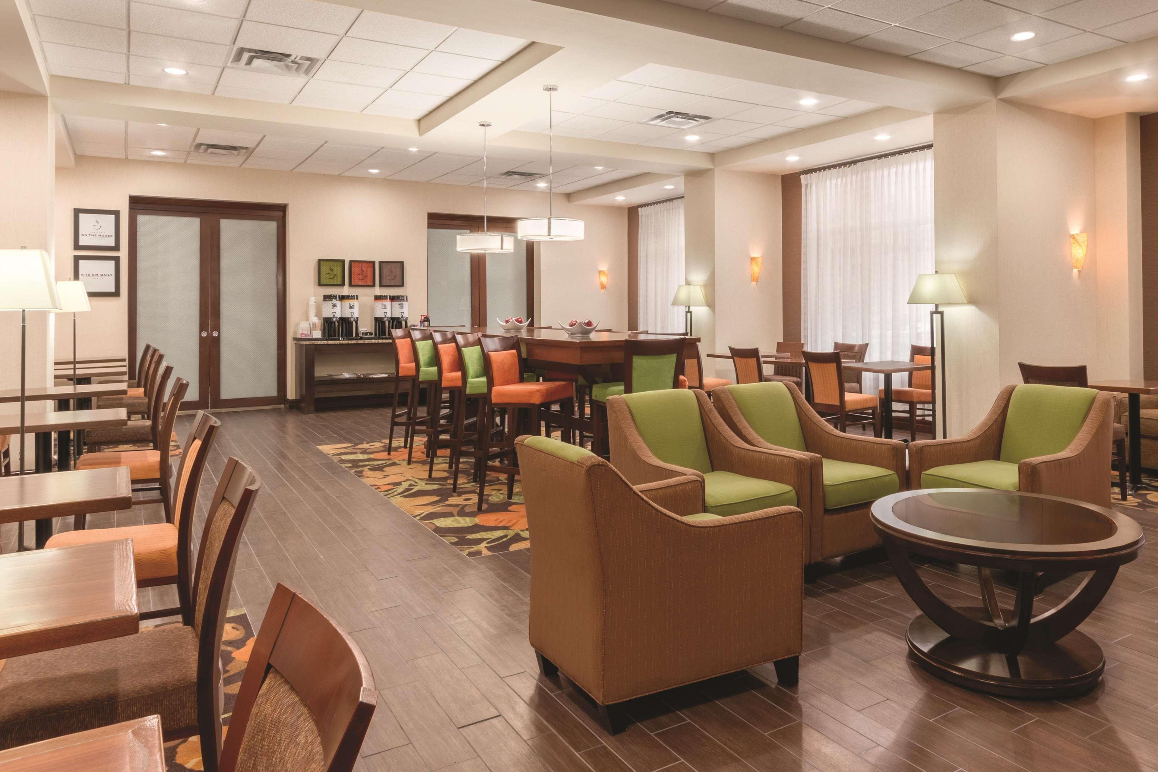 Hampton Inn By Hilton Edmonton South Экстерьер фото