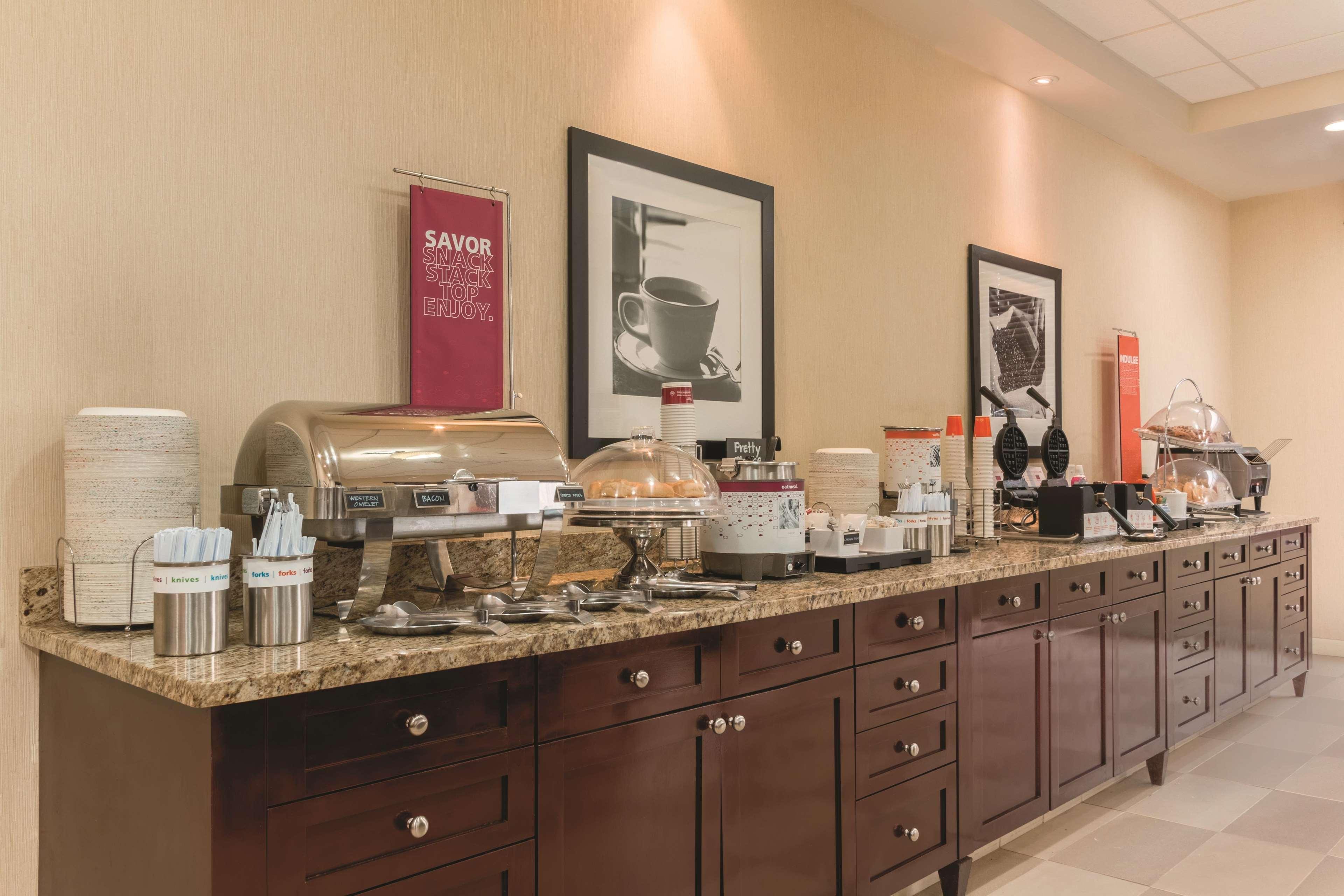 Hampton Inn By Hilton Edmonton South Экстерьер фото