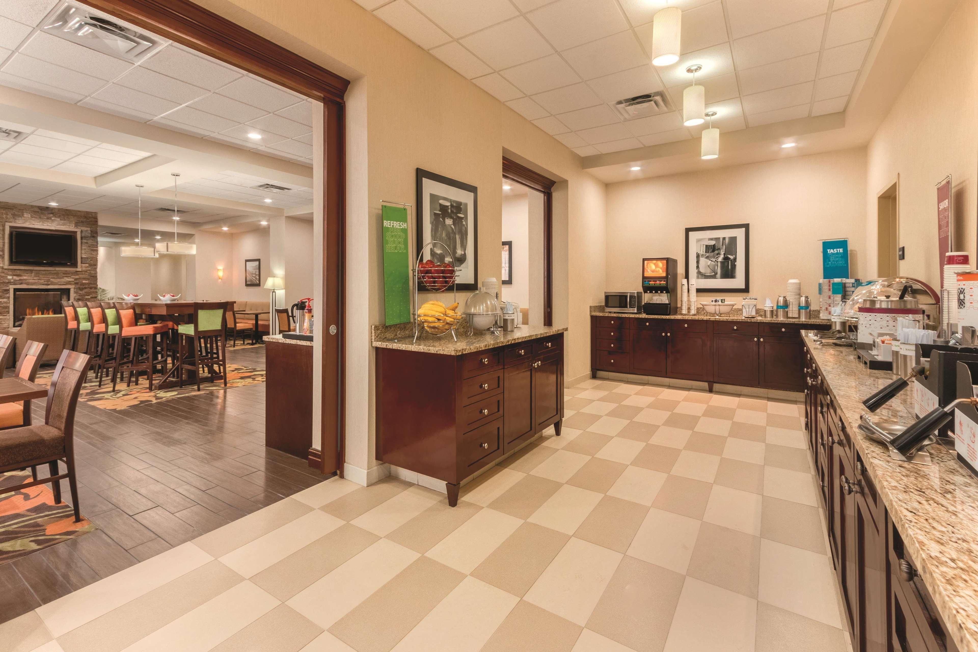 Hampton Inn By Hilton Edmonton South Экстерьер фото