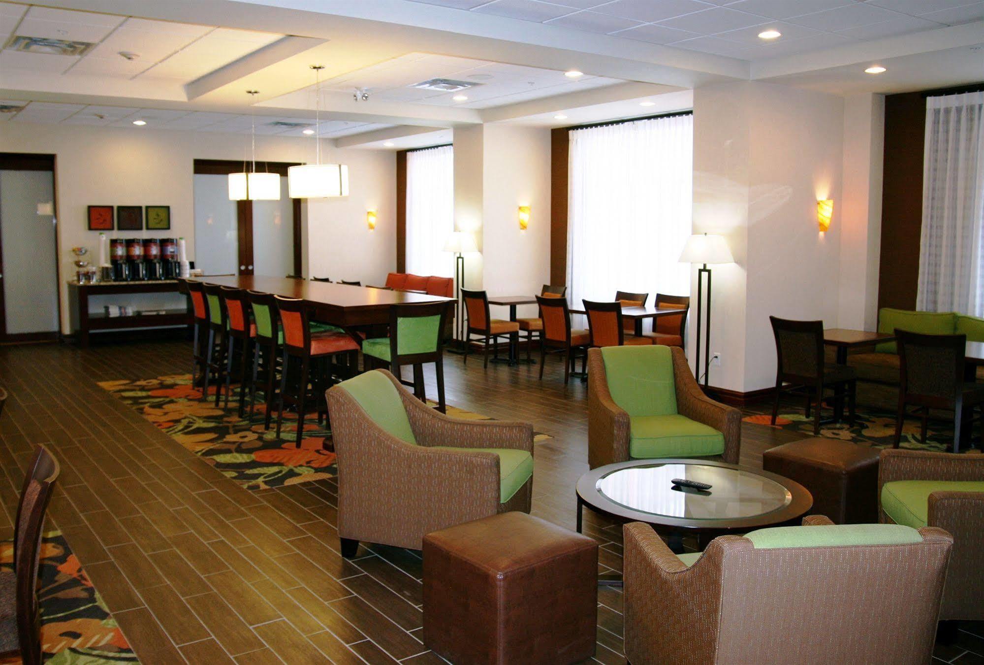 Hampton Inn By Hilton Edmonton South Экстерьер фото